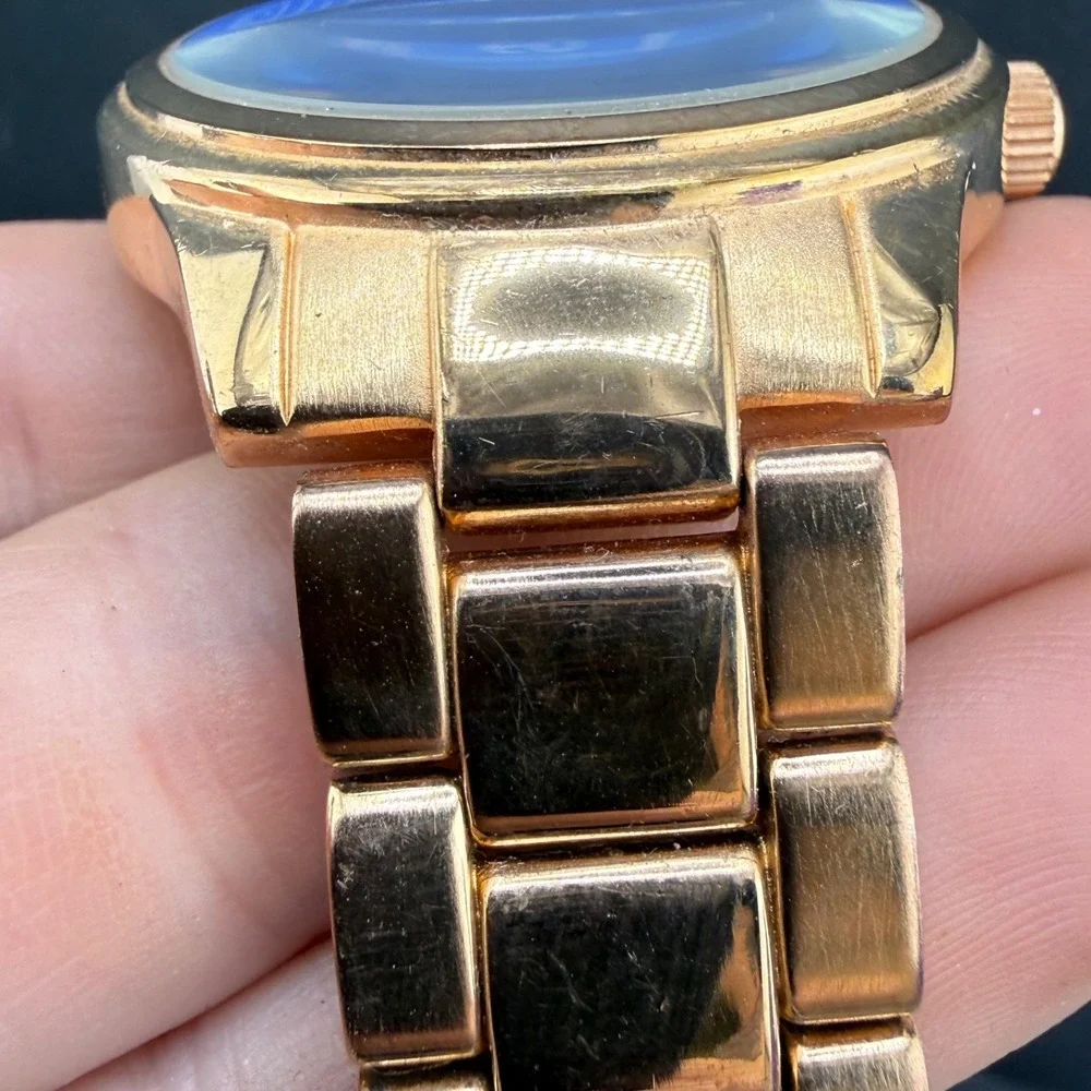 Vintage Men's Liz Claiborne Watch Gold Tone NONWORKING